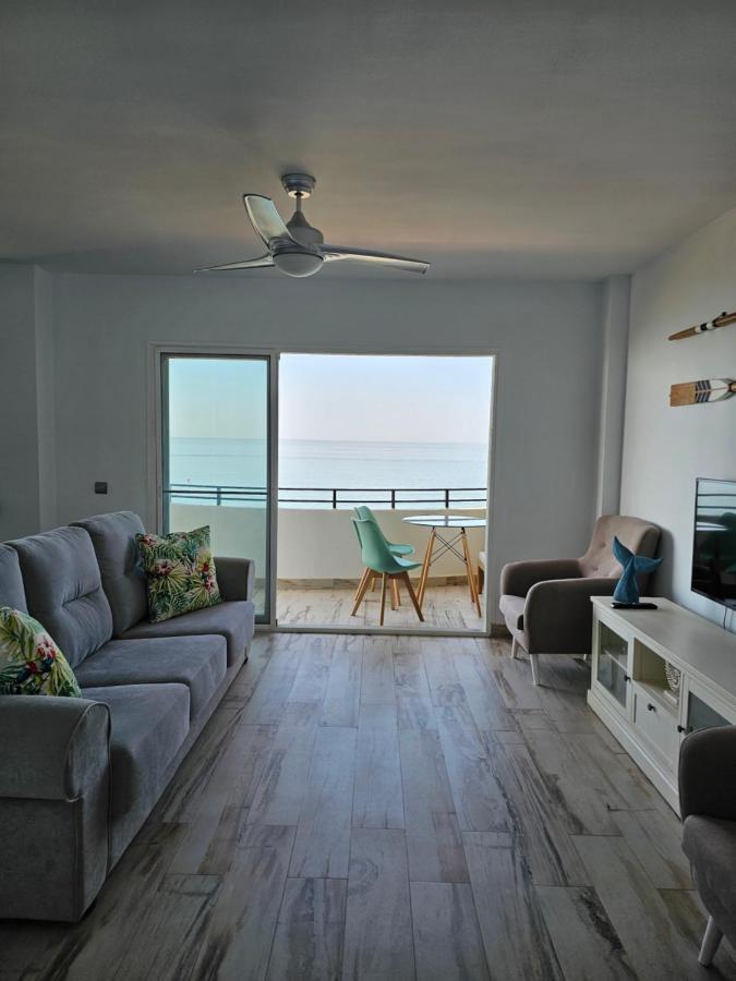 Apartamento Moderno piso céntrico frente al mar con gran terraza Rincón de la Victoria Exterior foto