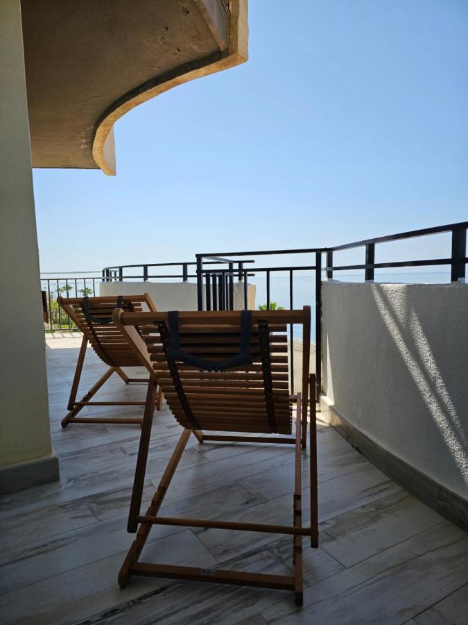 Apartamento Moderno piso céntrico frente al mar con gran terraza Rincón de la Victoria Exterior foto