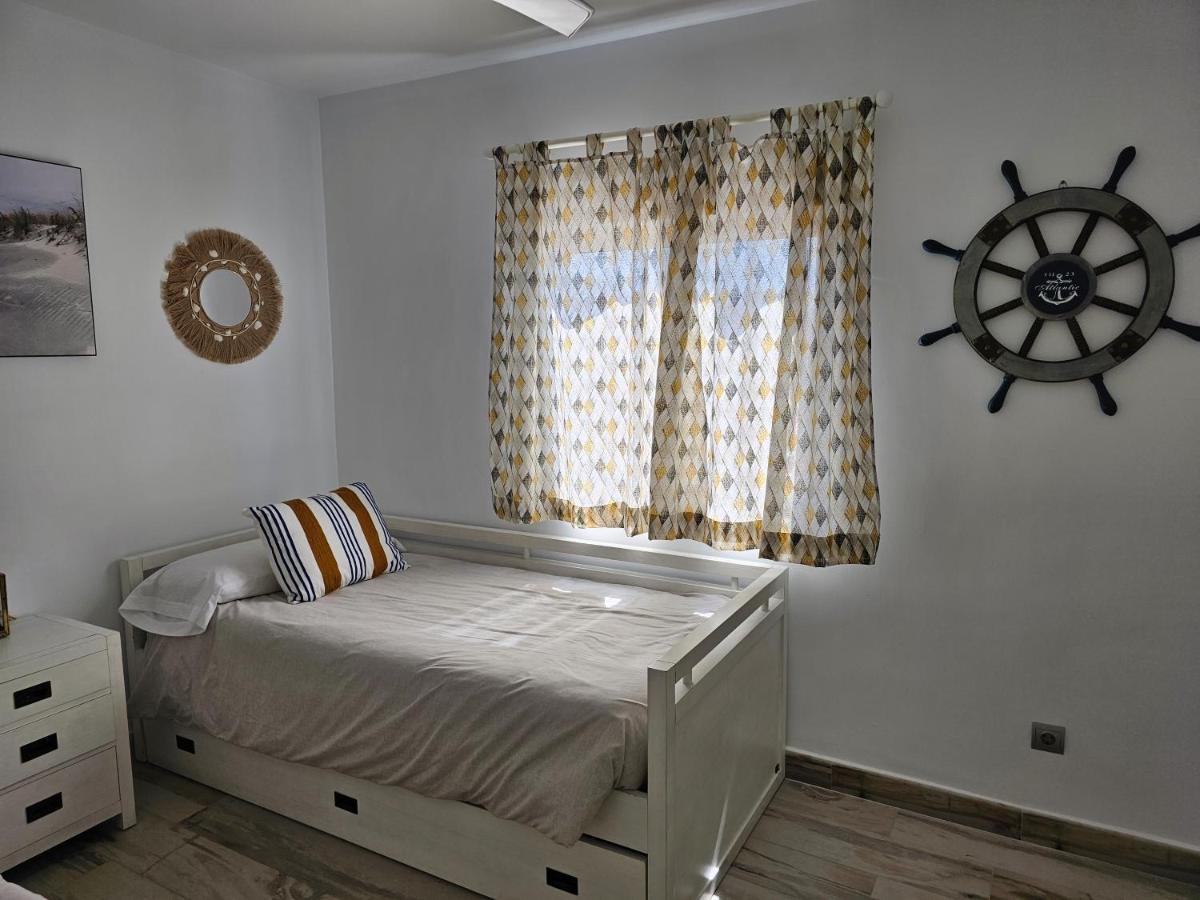 Apartamento Moderno piso céntrico frente al mar con gran terraza Rincón de la Victoria Exterior foto